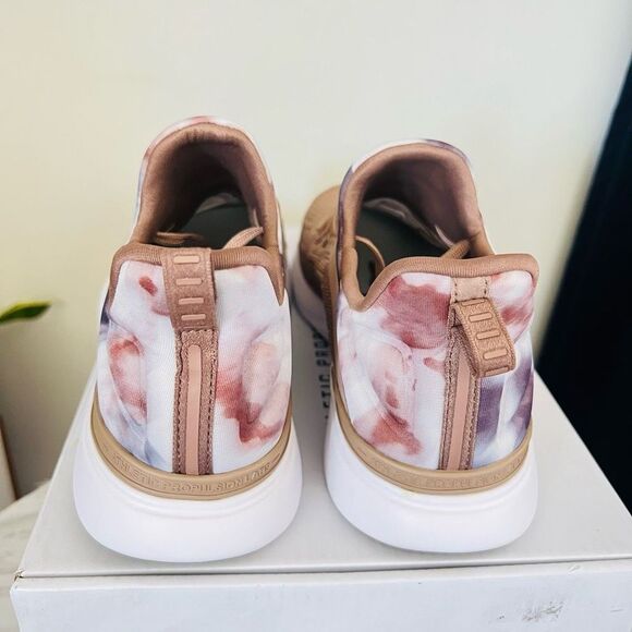 APL TechLoom Tracer Knit Training Tennis Shoe,‎ Tie Dye/Tan, Size 11 NWT - Picture 10 of 17